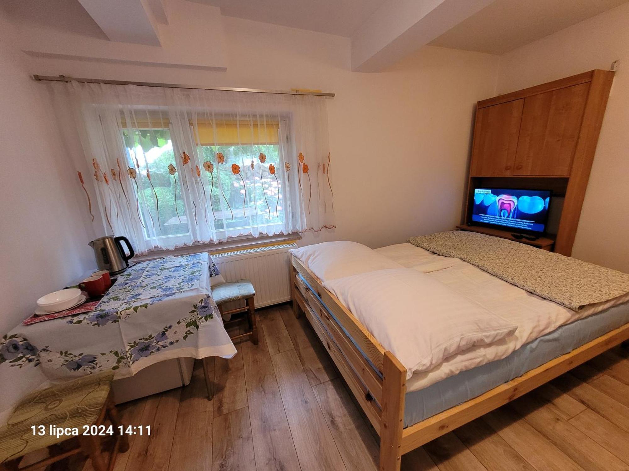 Renatka Przy Plazy Apartment Unieście Exterior foto